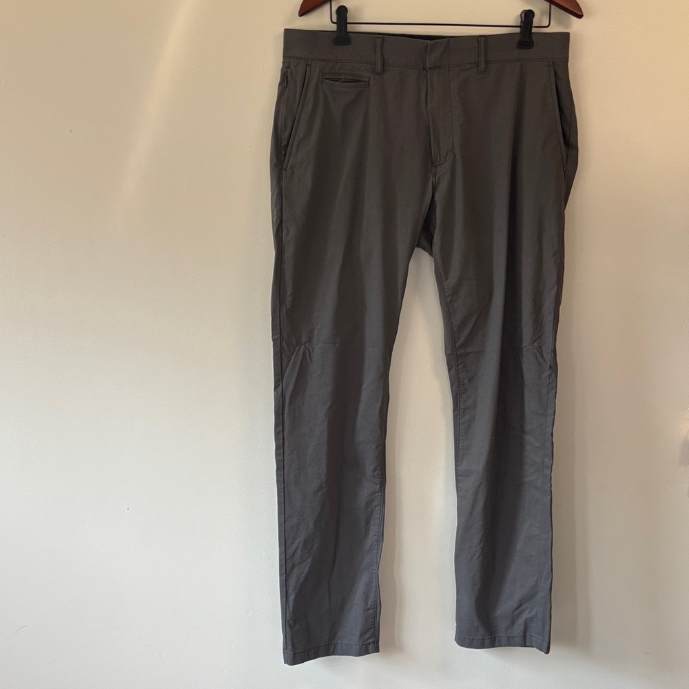 J. Crew Men's Charcoal tech pant  Chinos 33W 32L